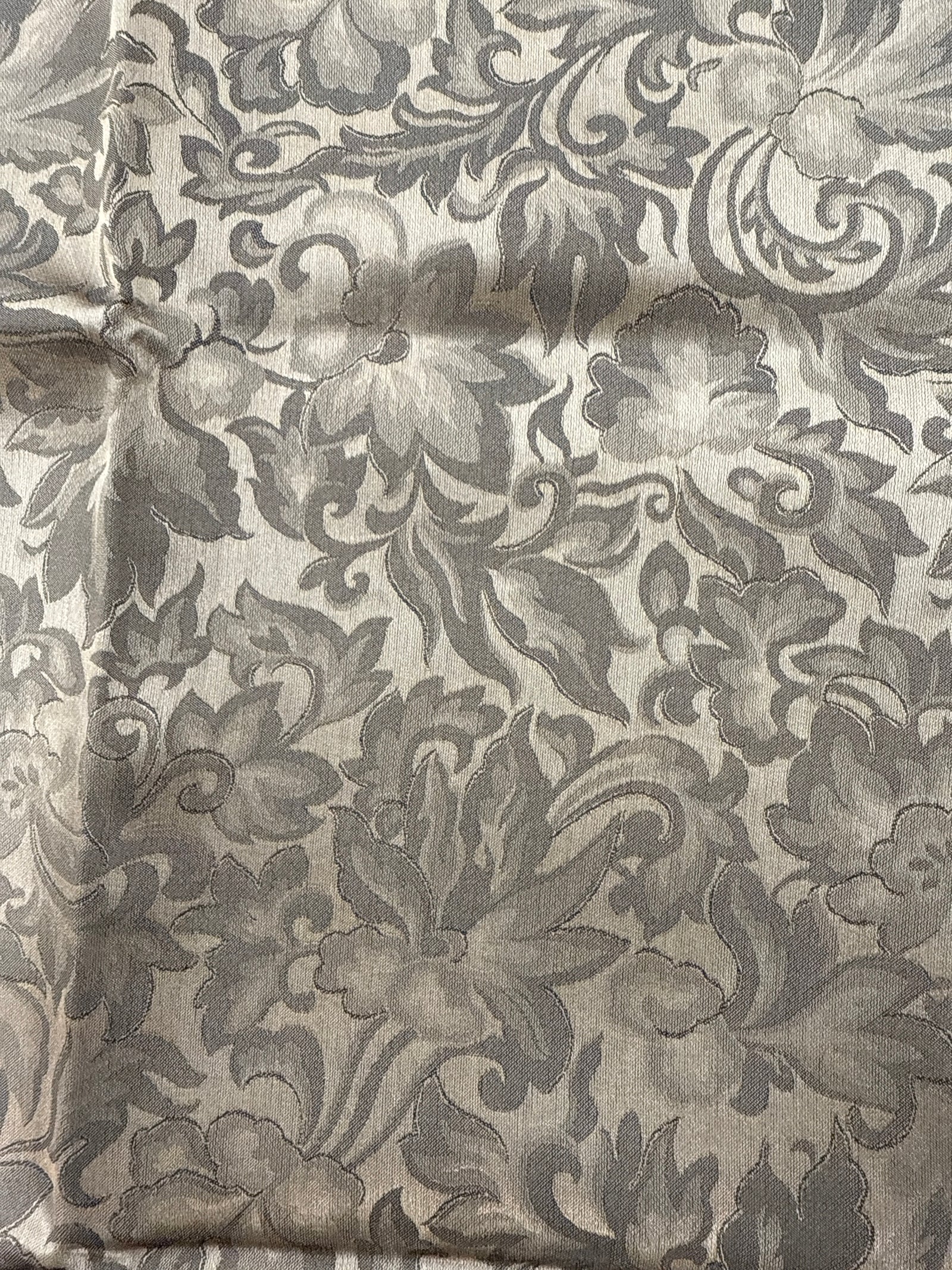 Cameo Jacquard Wild Rag 36x36